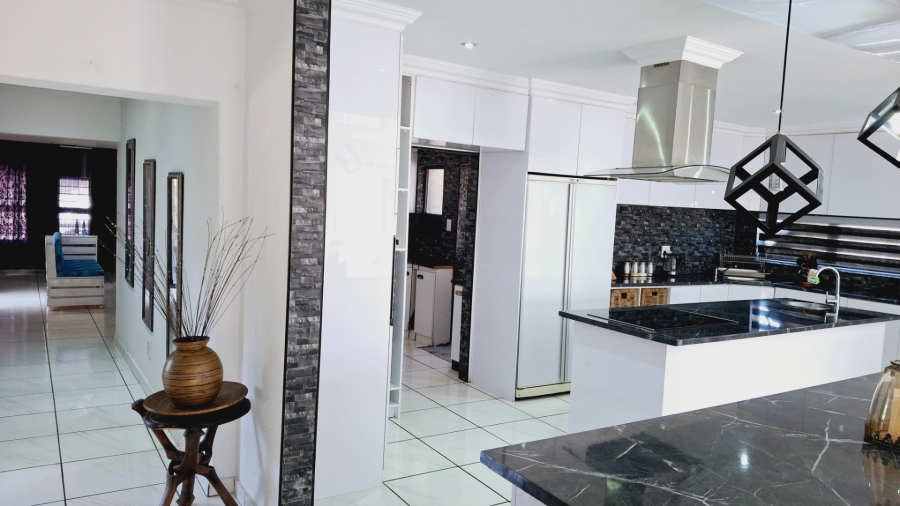 4 Bedroom Property for Sale in Roodia Free State
